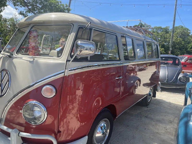1964 Volkswagen Type 2 Deluxe Bus 9