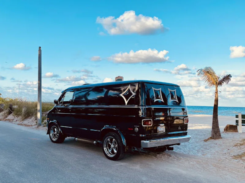 1976 Dodge B100 Van 3