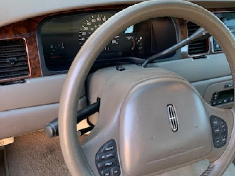 1999 Lincoln Town Car