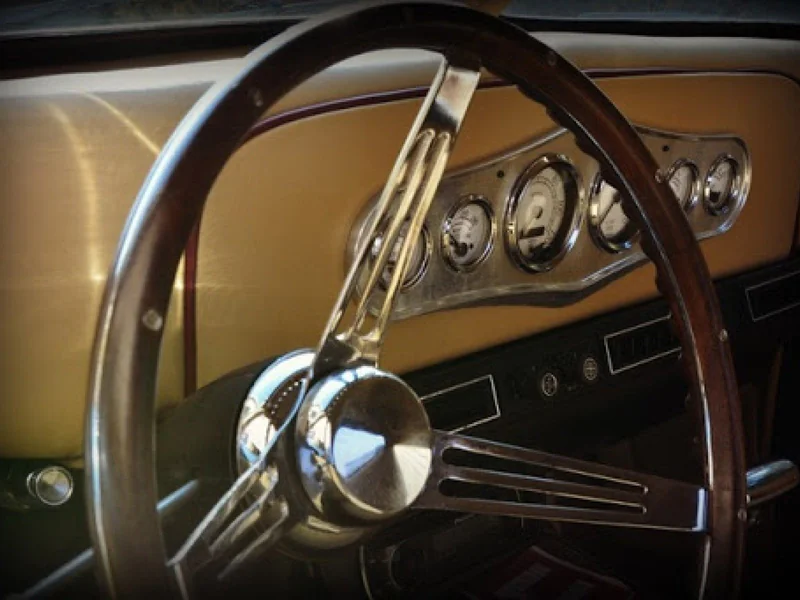 1937 Cord 810 Replica 6