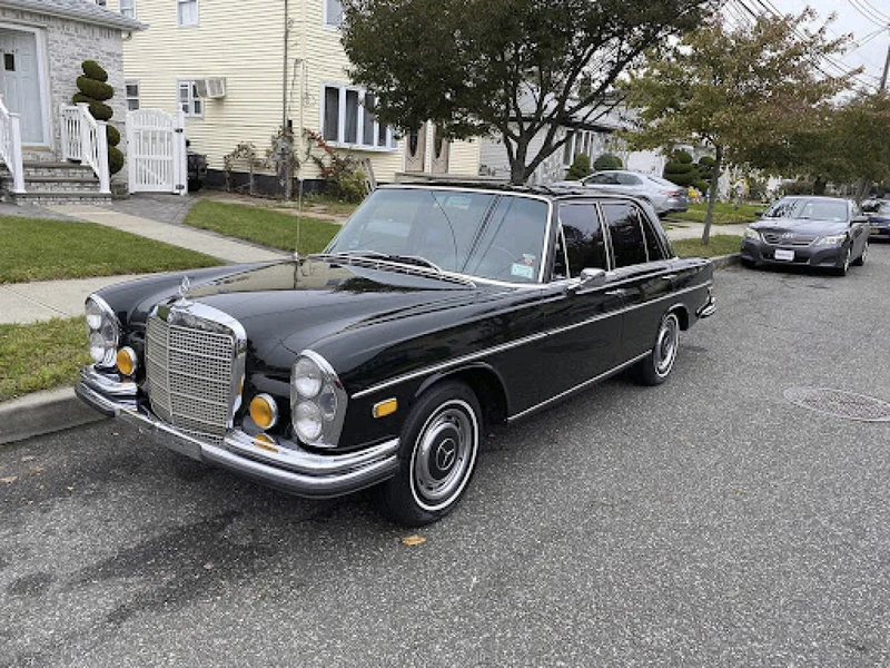 1971 Mercedes-Benz 280 Sedan 5
