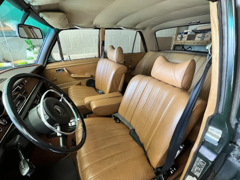 1971 Mercedes-Benz 280 Sedan 9
