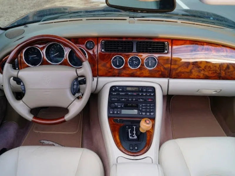 1964 Jaguar XKR 11
