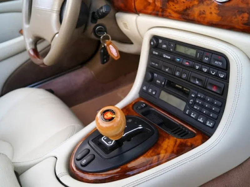 1964 Jaguar XKR 14