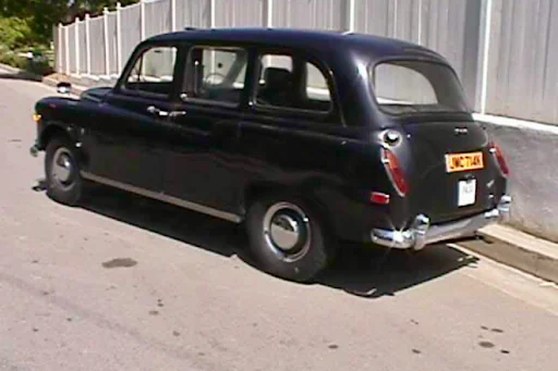 1960 Austin FX4 Taxi  3