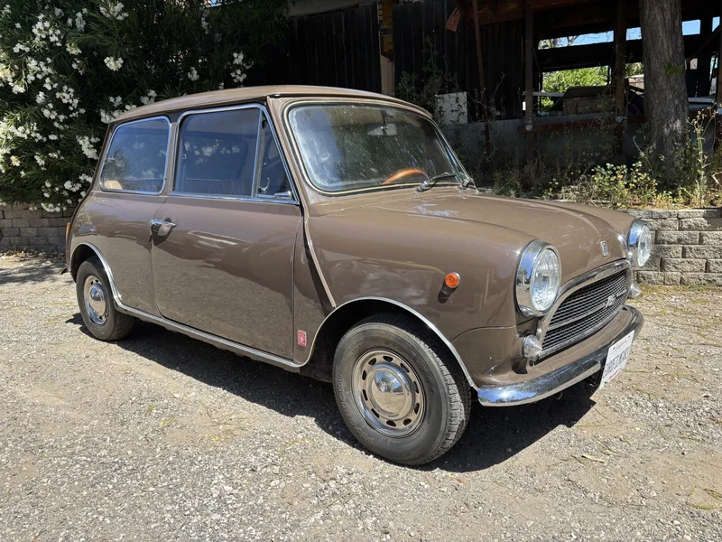 1968 Austin Mini Cooper in Los Angeles 3