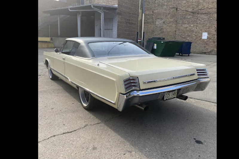 1967 Chrysler Newport fastback 3