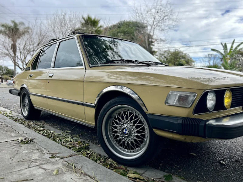 1977 BMW 530i 8