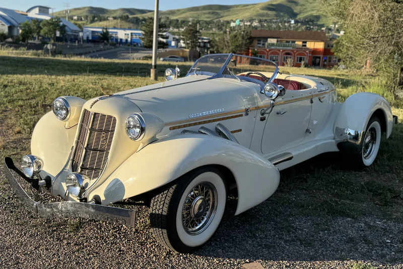 1936 Auburn Boattail Speedster 851 10