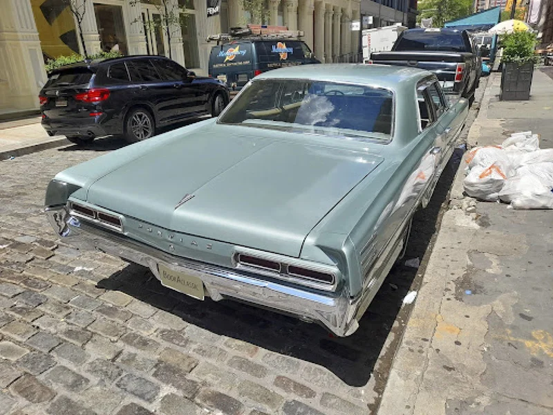 1966 Pontiac Starchief Executive 5