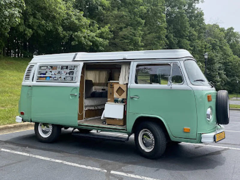 1973 Volkswagen Westfalia Bus 2