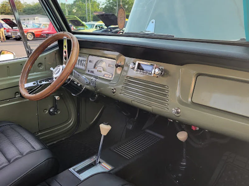 1971 Jeep Commando Wagon 10