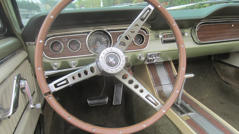 1965 Ford Mustang 4