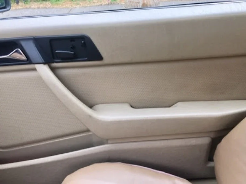 1989 Mercedes-Benz 300 CE 9