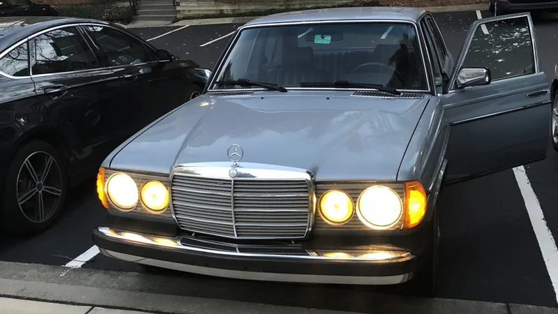 1981 Mercedes-Benz 300D 4