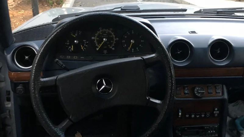 1981 Mercedes-Benz 300D 5