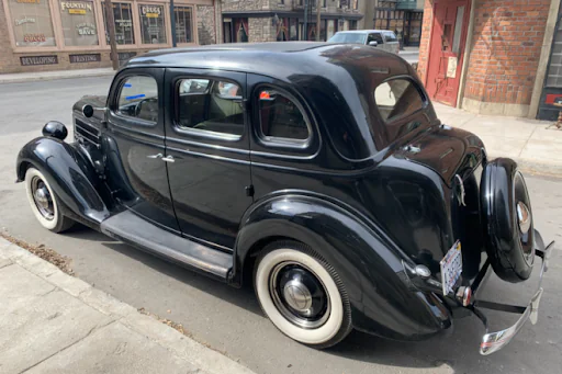 1936 Ford Deluxe sedan 5