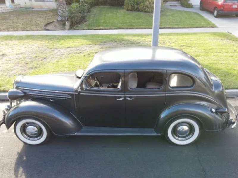 1937 Dodge Sedan 4