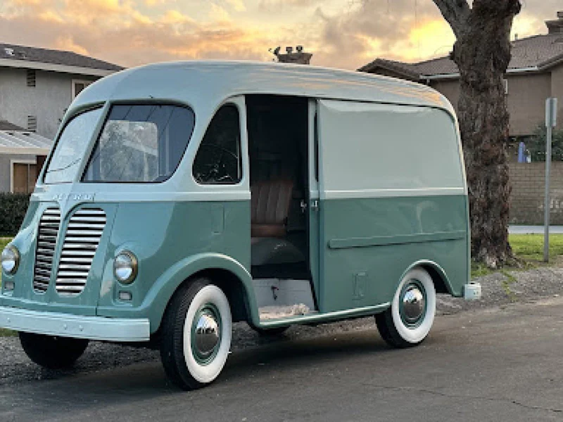 1952 International Harvester Metro 8