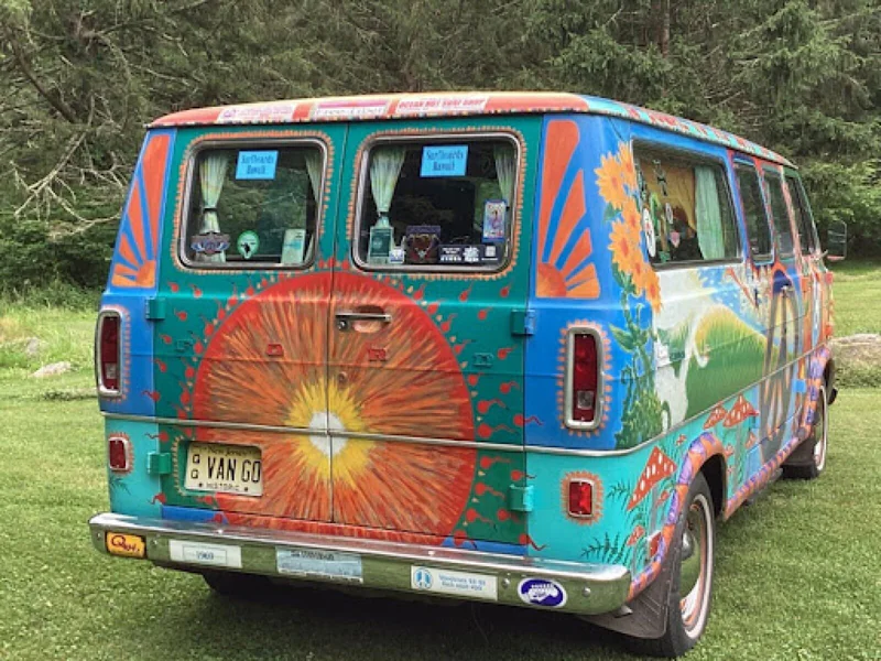 1969 Ford Club Wagon 4