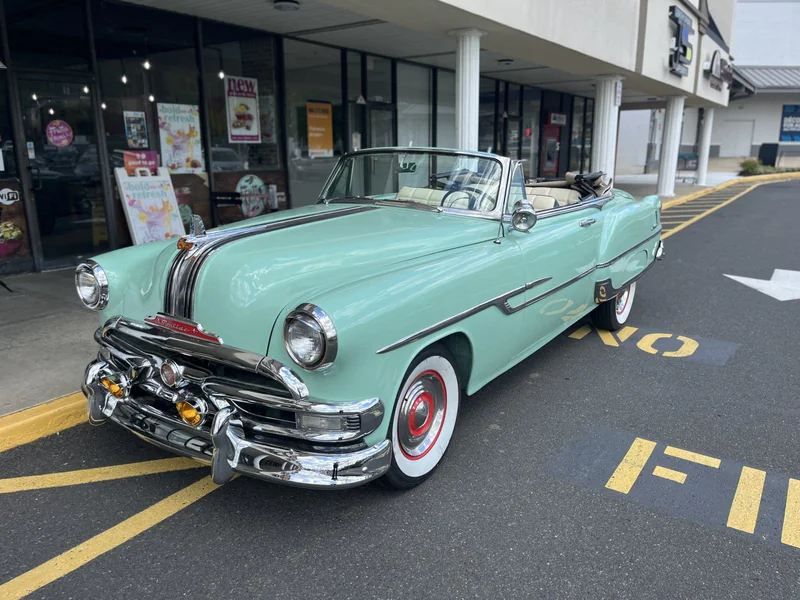 1953 Pontiac Chieftain Deluxe 11