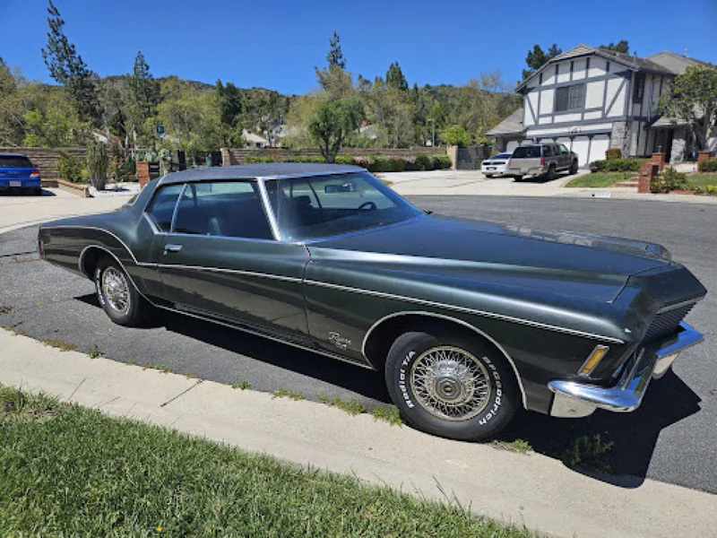 1972 Buick Rivera 2