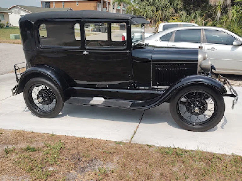 1928 Ford Tudor Model A