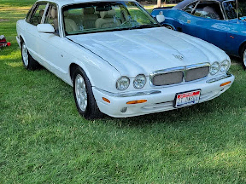 1998 Jaguar Xj8 2
