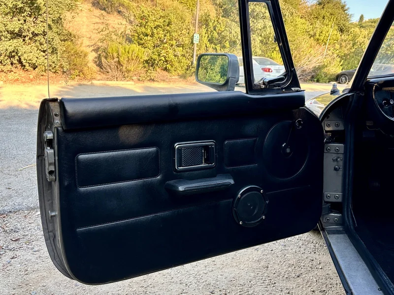 1972 MG B NA 10