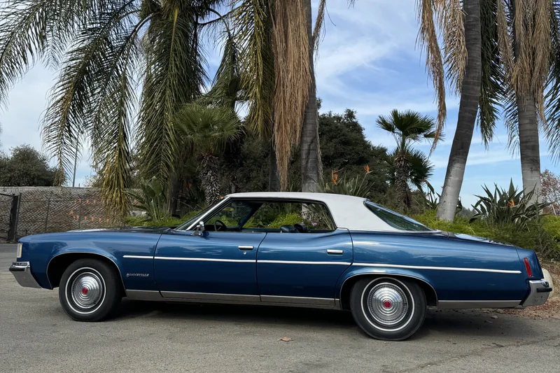 1972 Pontiac Bonneville Base 5