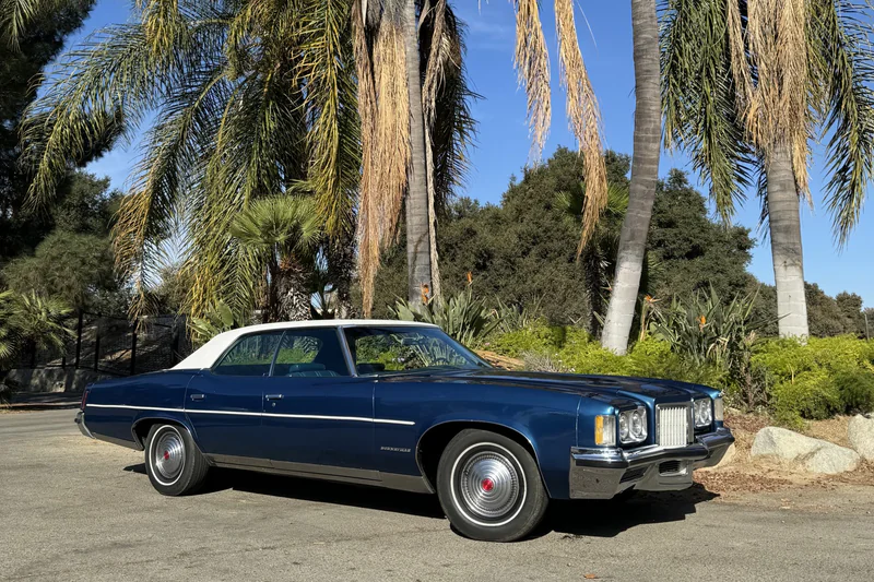 1972 Pontiac Bonneville Base 6
