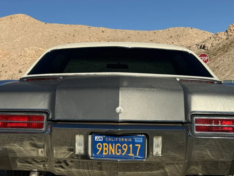 1972 Oldsmobile Toronado Base 7