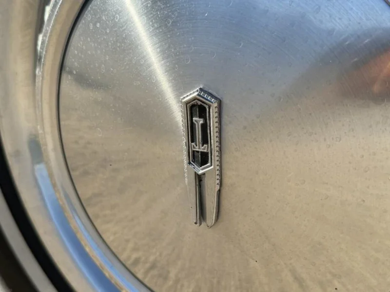 1972 Oldsmobile Toronado Base 9
