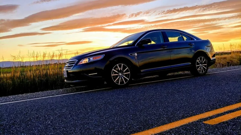 2010 Ford Taurus 2