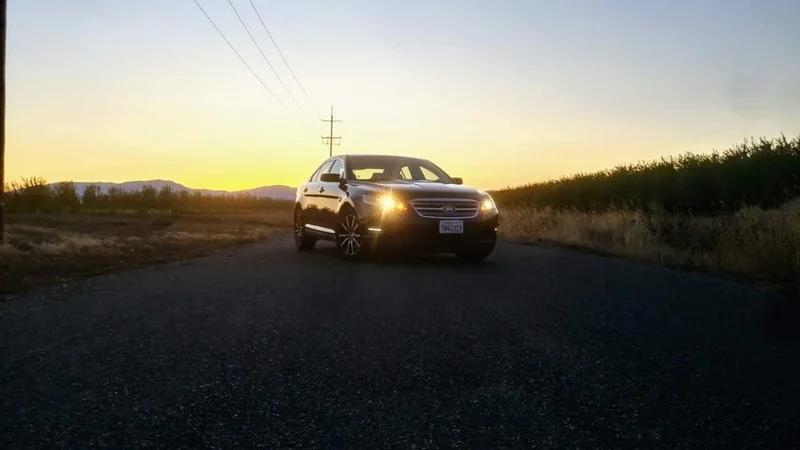 2010 Ford Taurus 3