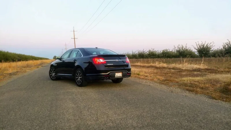 2010 Ford Taurus 4