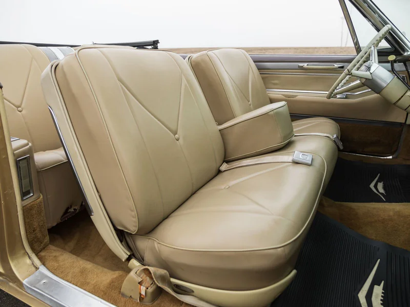 1965 Cadillac DeVille Base 4