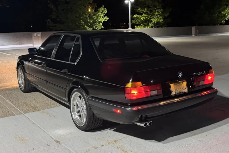 1992 BMW 735i Base 25
