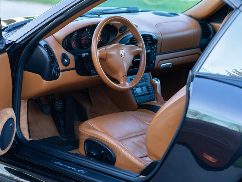 2004 Porsche 911 Carrera 4S 9