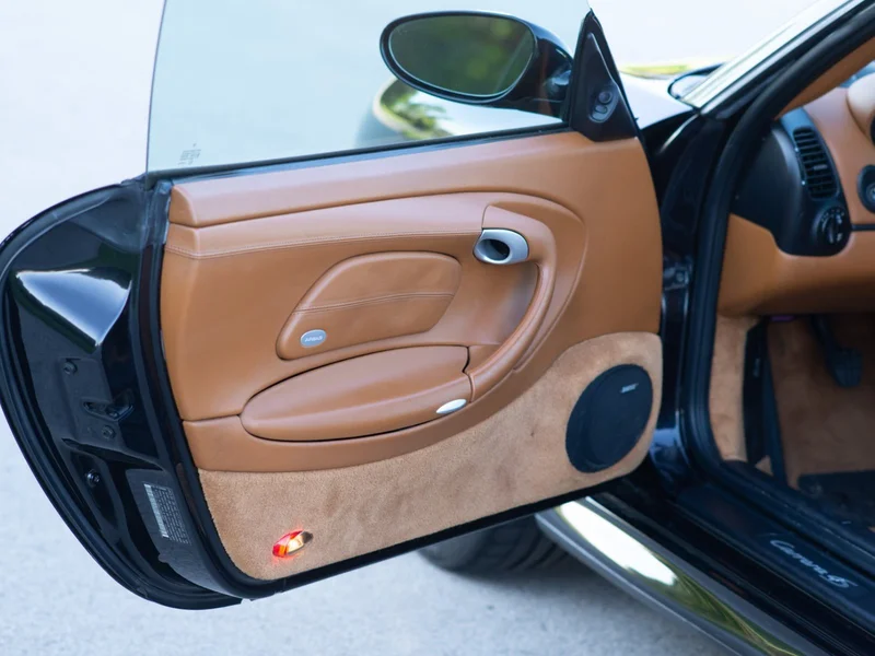 2004 Porsche 911 Carrera 4S 10