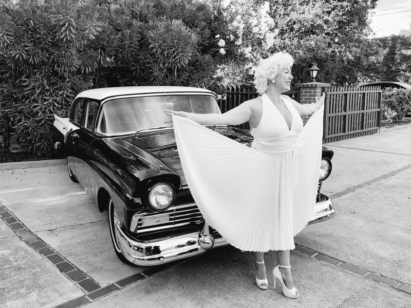 1957 Ford Custom Base 4