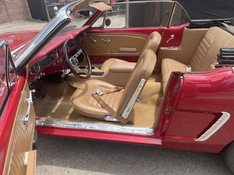 1965 Ford Mustang Base 4