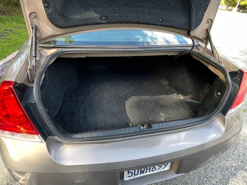 2006 Chevrolet Impala LS 10