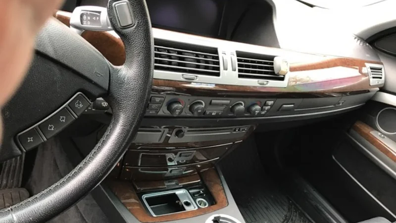 2005 BMW 745i 11