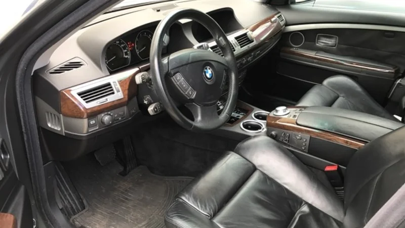 2005 BMW 745i 13