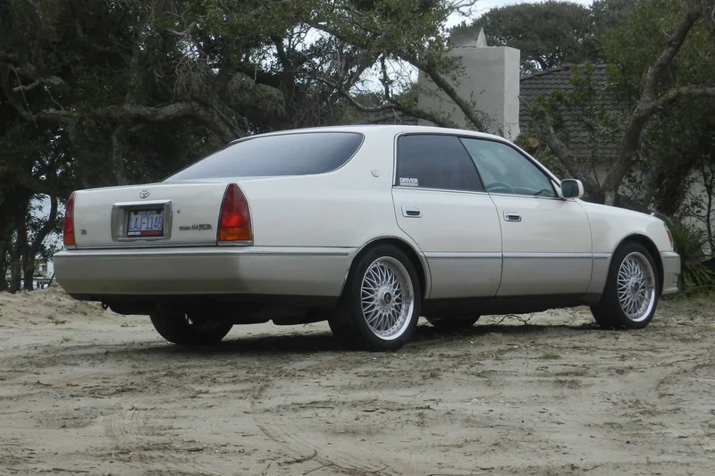 1995 Toyota Crown Majesta UZS157 5