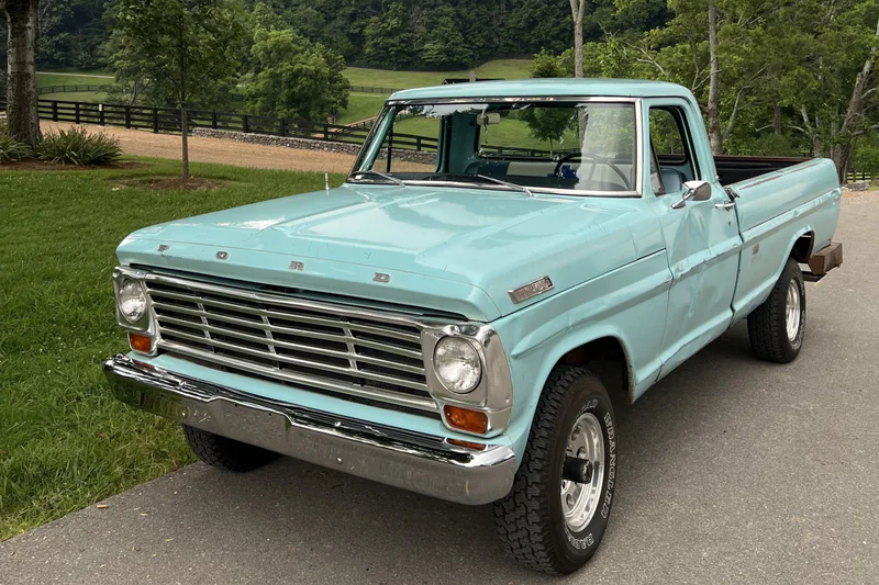 1967 Ford F-100 Custom Cab 2