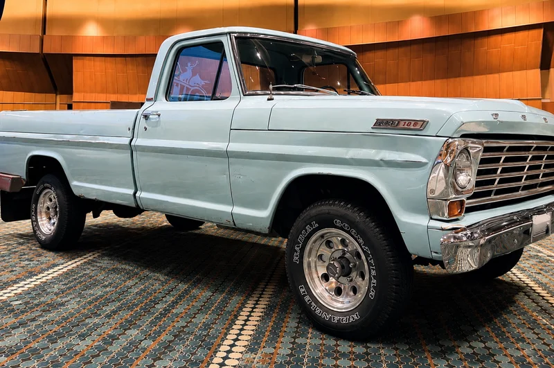 1967 Ford F-100 Custom Cab 3