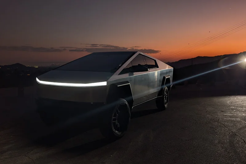 2024 Tesla Cybertruck AWD Dual Motor 3