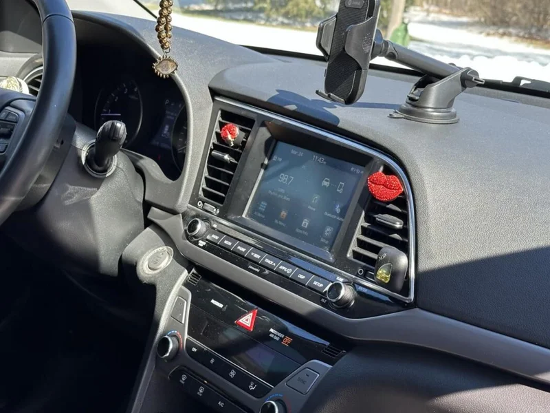 2017 Hyundai Elantra GLS 5